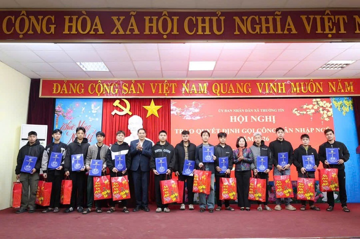 Xã Thường Tín trao quyết định nhập ngũ, tiếp lửa thanh niên lên đường bảo vệ Tổ quốc