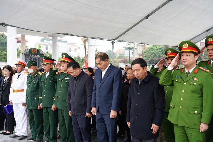 Xã Thường Tín trang trọng đón nhận, truy điệu và an táng hài cốt liệt sỹ Nguyễn Văn Nhàn sau 55 năm xa quê