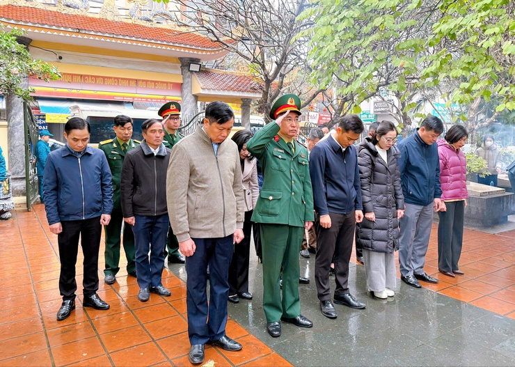 Phường Thanh Liệt tri ân các Mẹ Việt Nam Anh hùng, anh hùng liệt sĩ trong không khí trang nghiêm