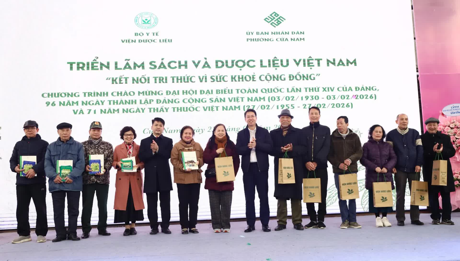 Phường Cửa Nam khai mạc Triển lãm sách và dược liệu Việt Nam tại Phố Sách Hà Nội