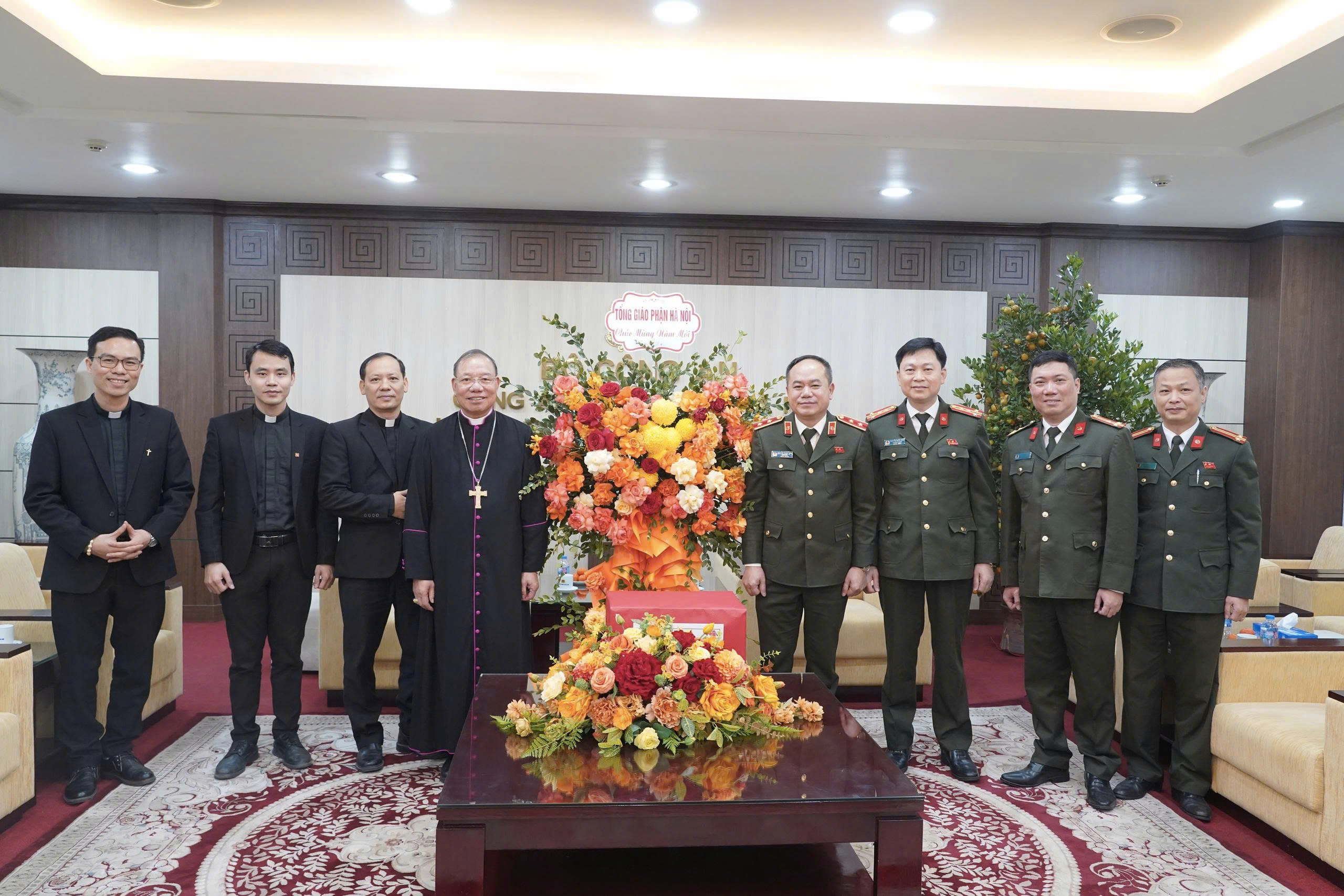 Tổng Giáo phận Hà Nội chúc Tết Công an thành phố Hà Nội, thắt chặt phối hợp giữ vững bình yên Thủ đô