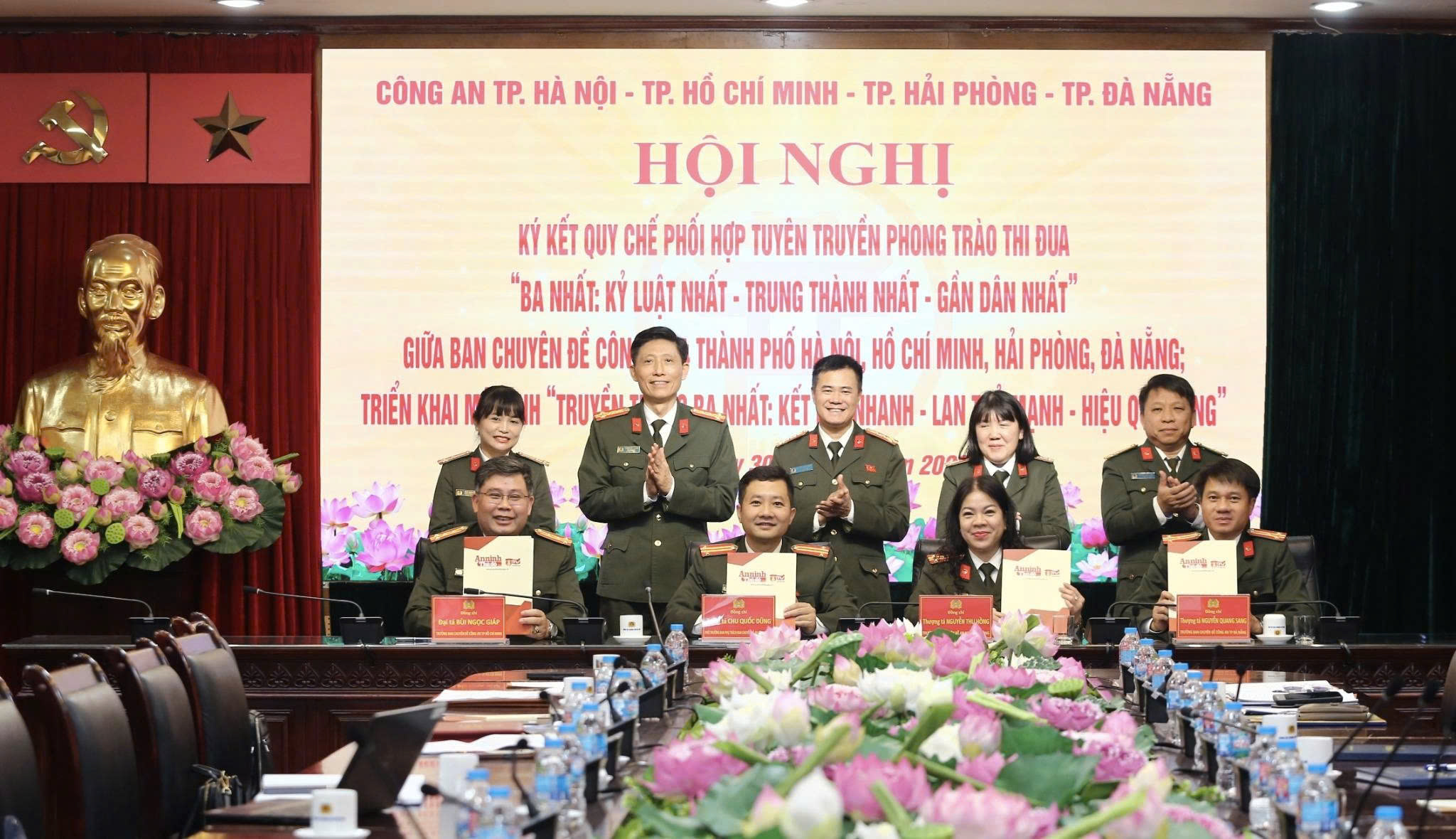 Công an 4 thành phố ký kết phối hợp tuyên truyền phong trào thi đua “Ba nhất”, tạo sức lan tỏa mới trong toàn lực lượng