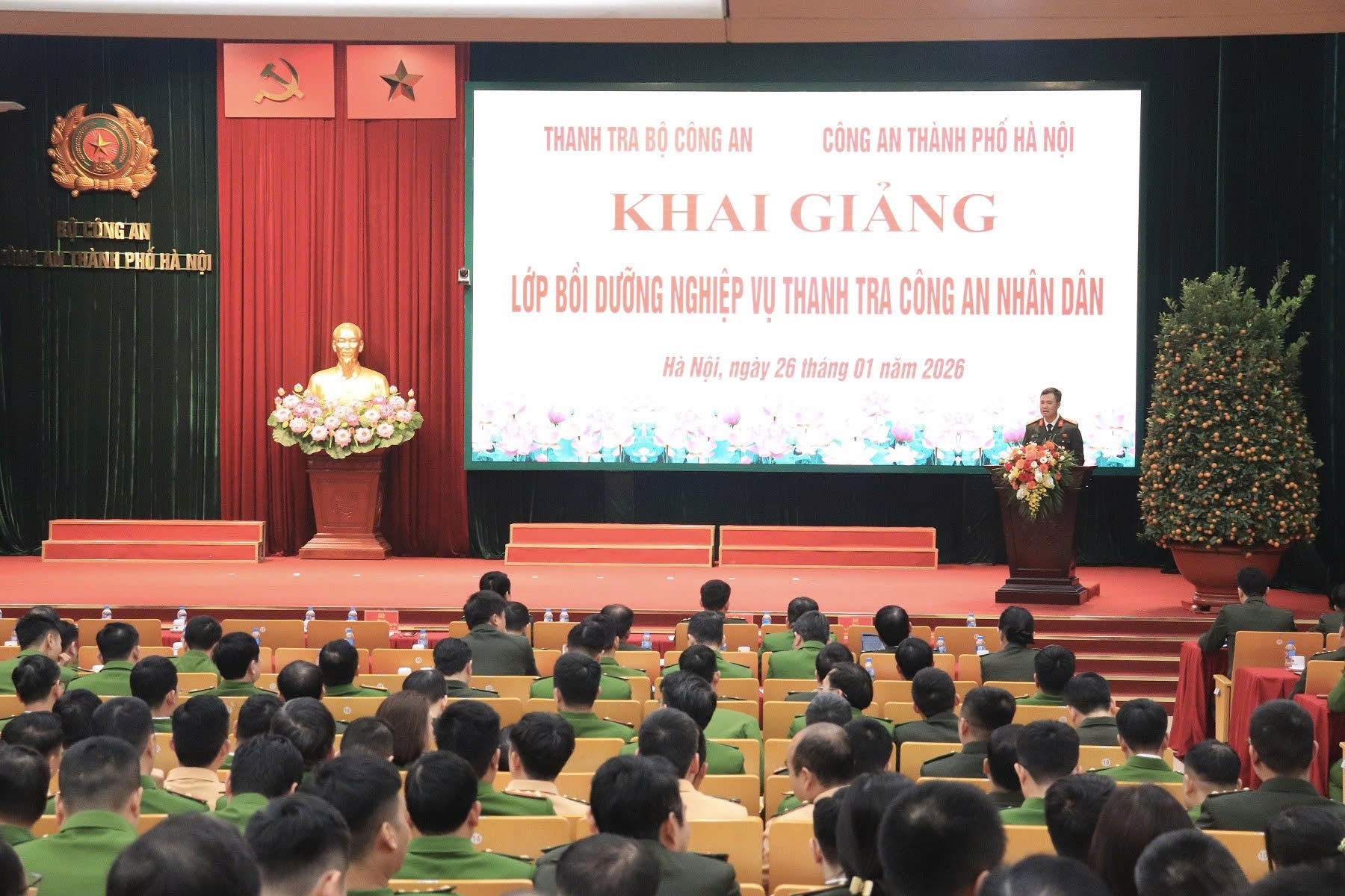 Công an thành phố Hà Nội: Khai giảng lớp bồi dưỡng nghiệp vụ thanh tra, nâng cao năng lực cán bộ trong tình hình mới