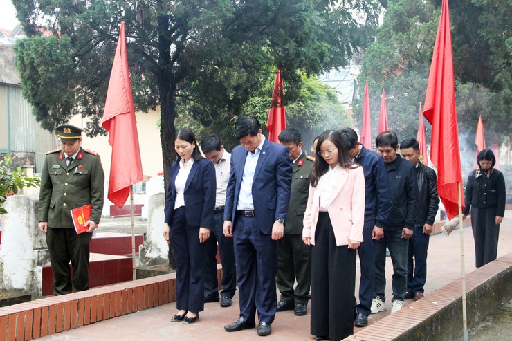 Xã Quảng Bị dâng hương tri ân liệt sĩ, thăm chúc Tết các cơ sở tín ngưỡng dịp Xuân Bính Ngọ 2026