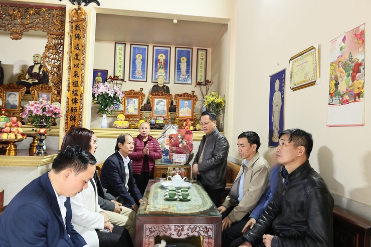 Xã Quảng Bị thăm, chúc Tết các cơ sở tôn giáo, tín ngưỡng, tăng cường khối đoàn kết toàn dân dịp Xuân 2026