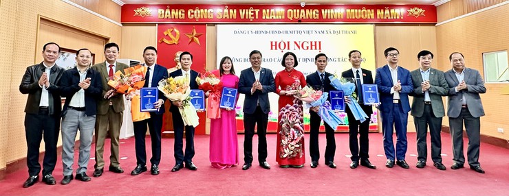 Xã Đại Thanh trao quyết định bổ nhiệm 5 cán bộ lãnh đạo, kiện toàn bộ máy quản lý các đơn vị