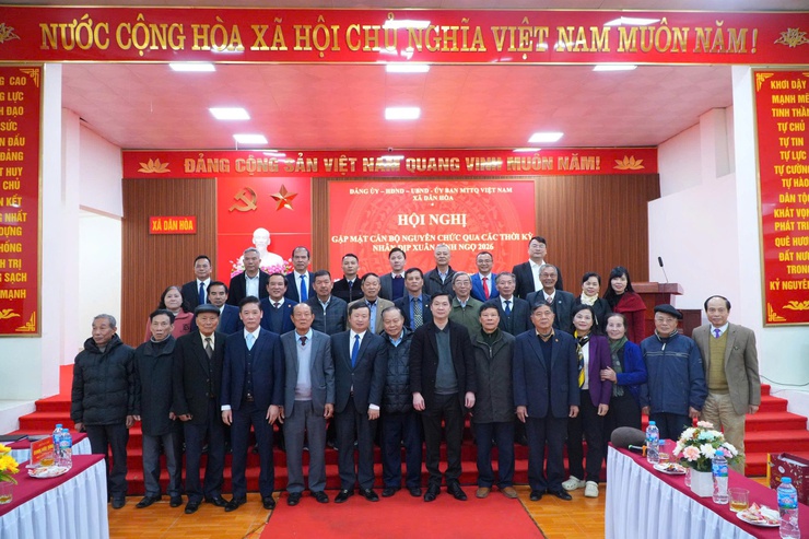 Xã Dân Hòa tri ân các thế hệ lãnh đạo, khơi dậy động lực phát triển trong giai đoạn mới