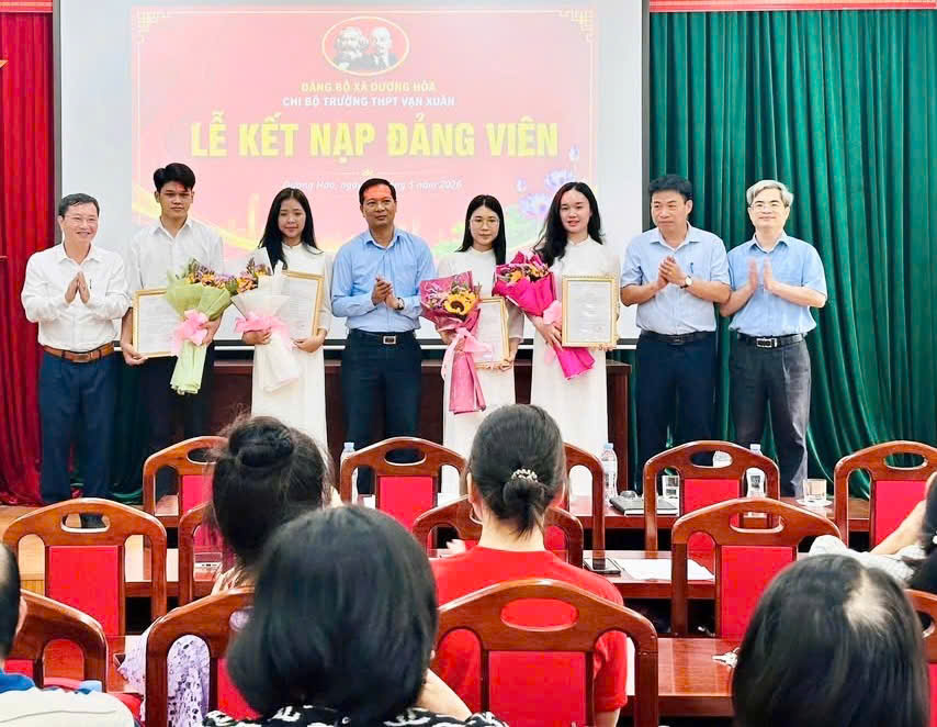 Xã Dương Hòa chú trong phát triển đảng viên đối với trường THPT trên địa bàn