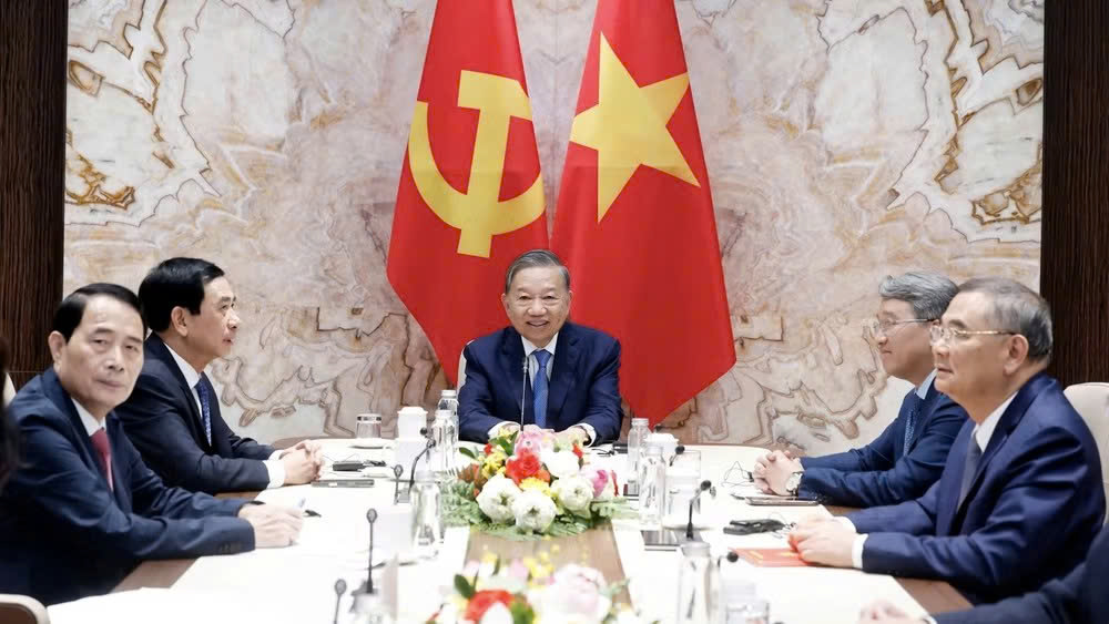 Tổng Bí thư, Chủ tịch nước Tô Lâm điện đàm trực tuyến với Tổng thống Liên bang Thụy Sĩ