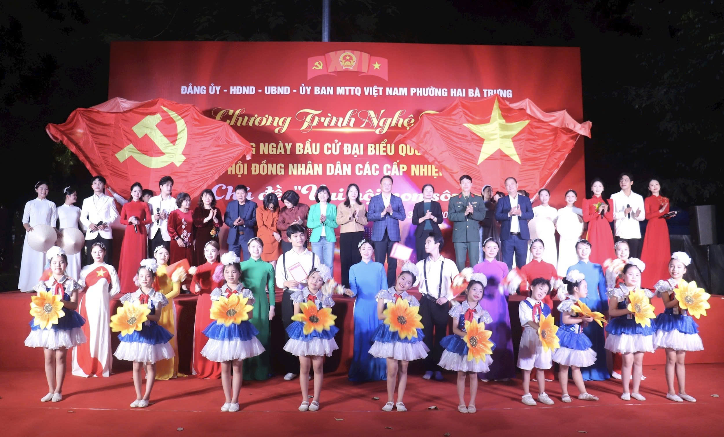 Phường Hai Bà Trưng sôi động đêm nghệ thuật chào mừng ngày hội bầu cử