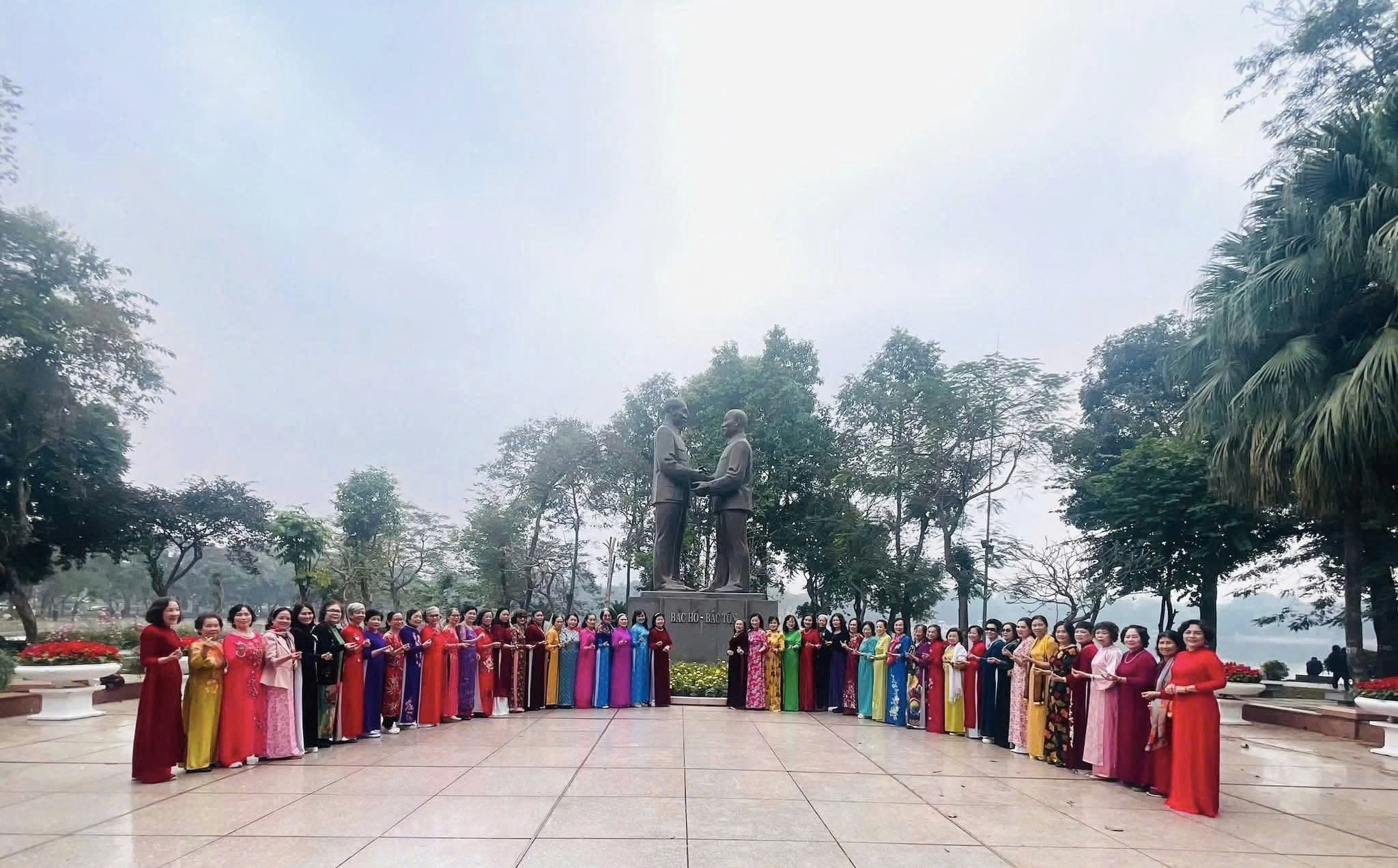 Đoàn viên, thanh niên và phụ nữ phường Hai Bà Trưng lan tỏa khí thế hướng về ngày hội bầu cử