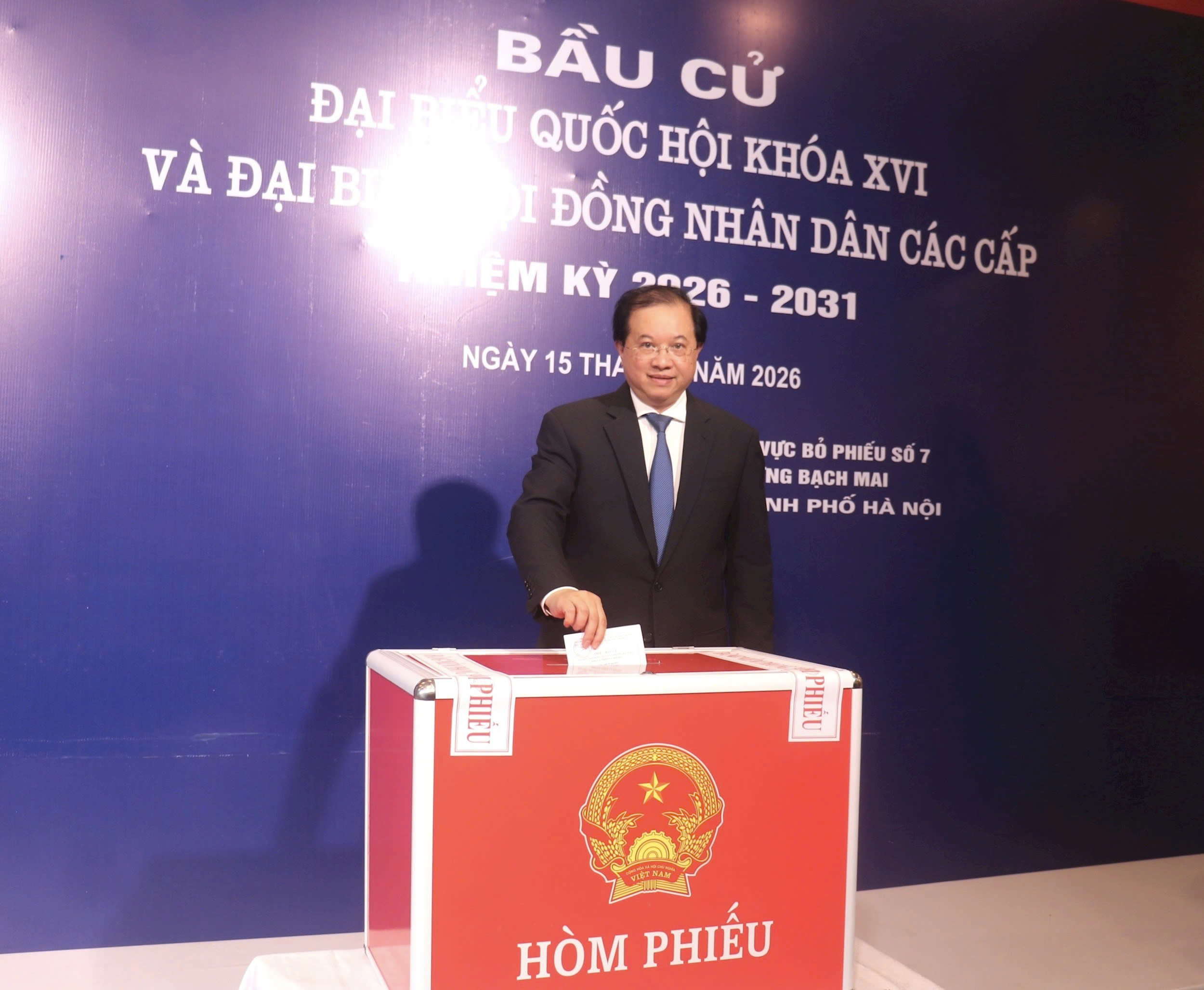 Phường Bạch Mai rộn ràng ngày hội non sông, hơn 15.000 cử tri đi bầu trong buổi sáng 15-3