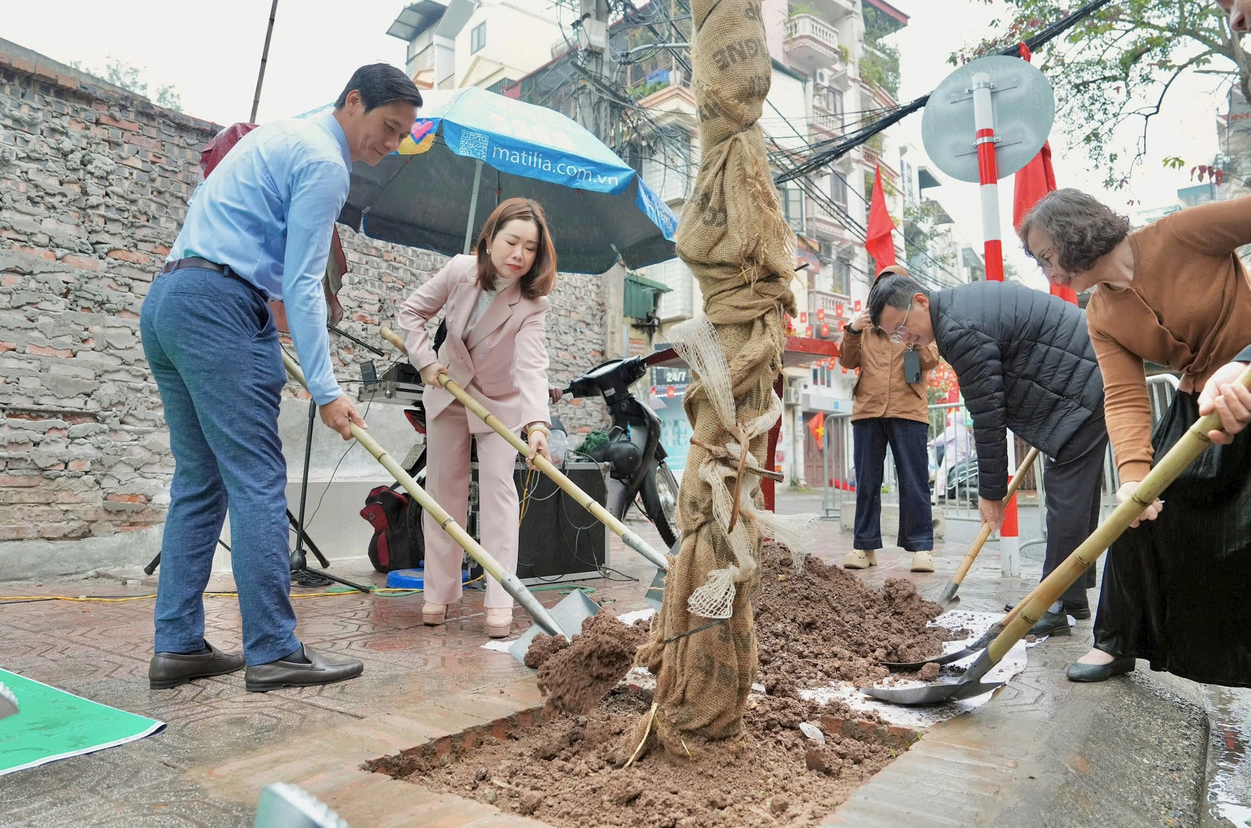 Phường Ngọc Hà lan tỏa phong trào “Tết trồng cây”, xây dựng đô thị xanh từ từng khu dân cư