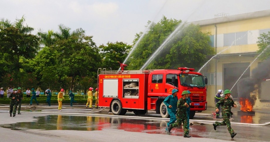 Ban Thường vụ Thành ủy Hà Nội ban hành Chương trình hành động thực hiện Chỉ thị số 02-CT/TW về công tác phòng cháy, chữa cháy và cứu nạn, cứu hộ