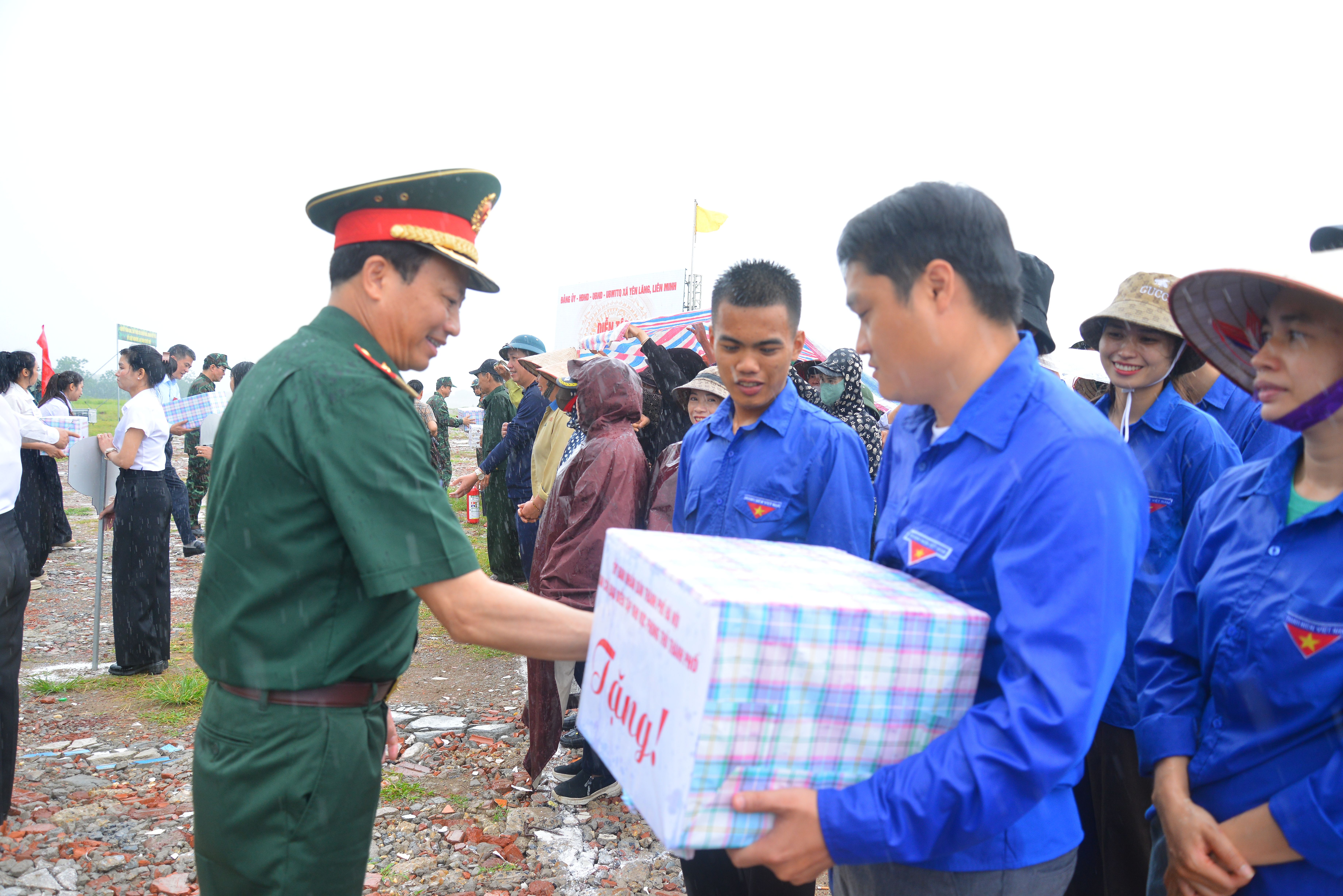 Đặc sắc màn diễn tập thực binh bắn chiến đấu tại xã Yên Lãng, Hà Nội