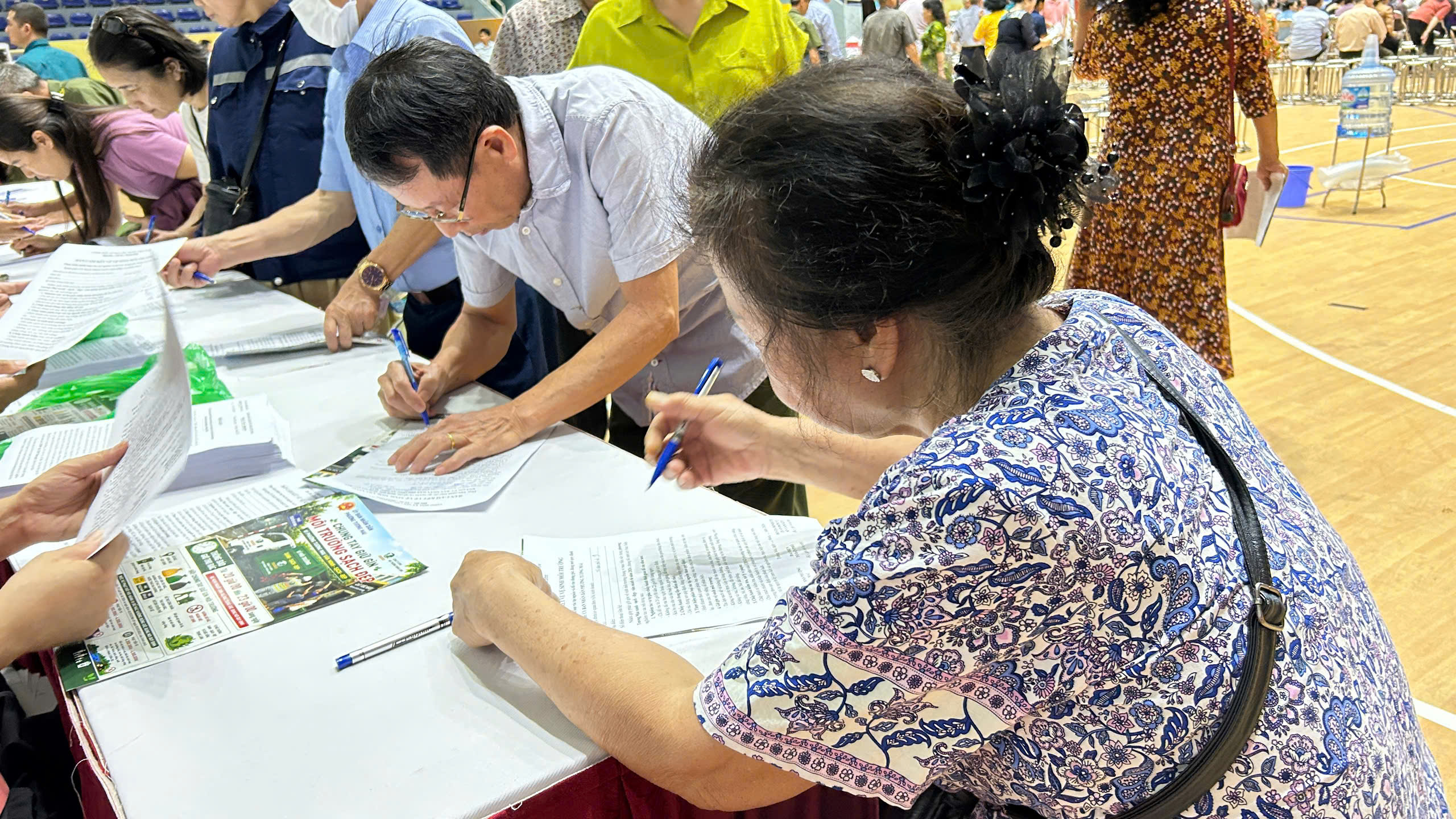 Phường Tương Mai phát động cao điểm vệ sinh môi trường, siết chặt quy trình thu gom rác thải trên toàn địa bàn