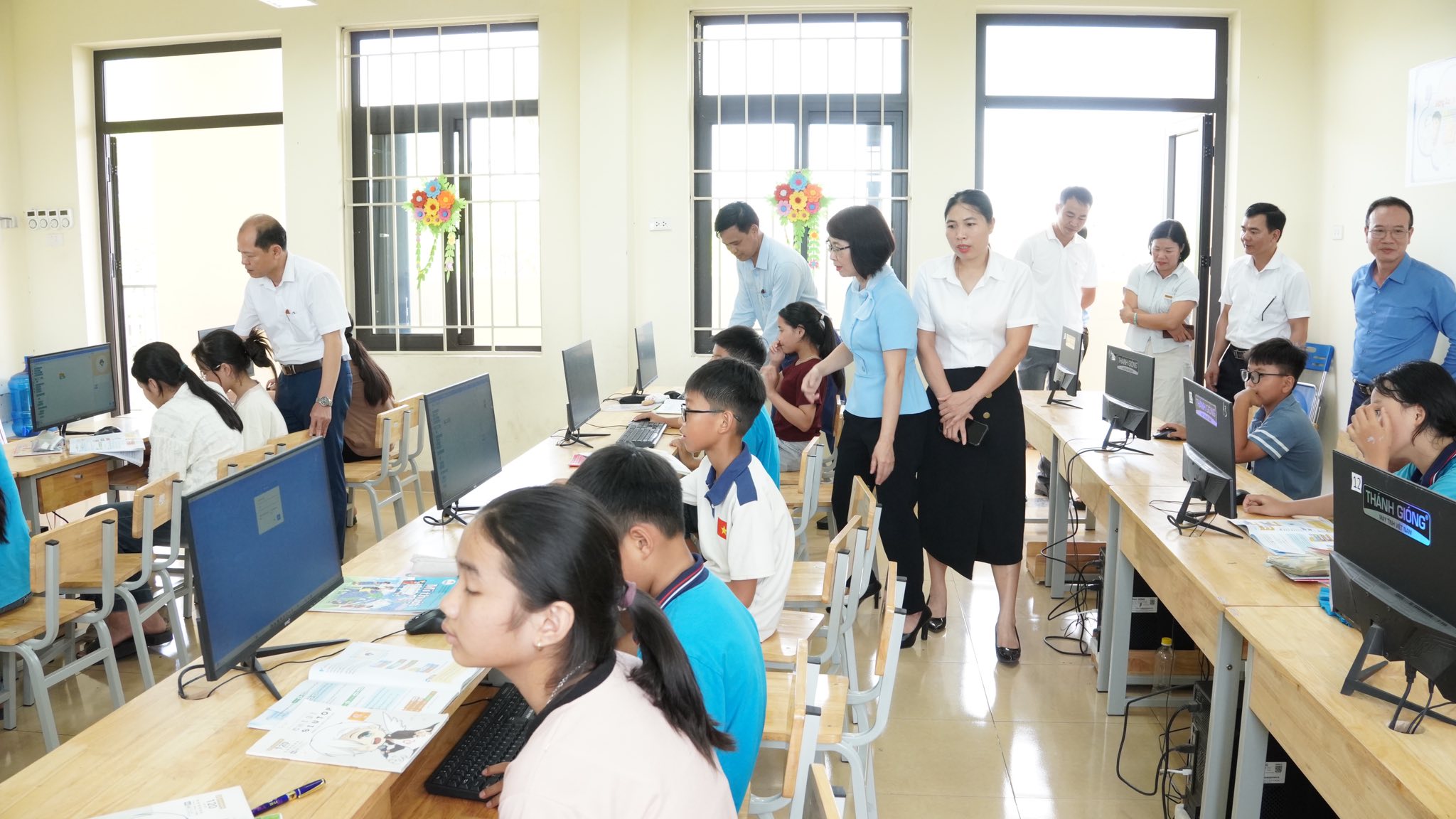 HĐND xã Phượng Dực giám sát chuyển đổi số trong trường học, thúc đẩy xây dựng môi trường giáo dục hiện đại