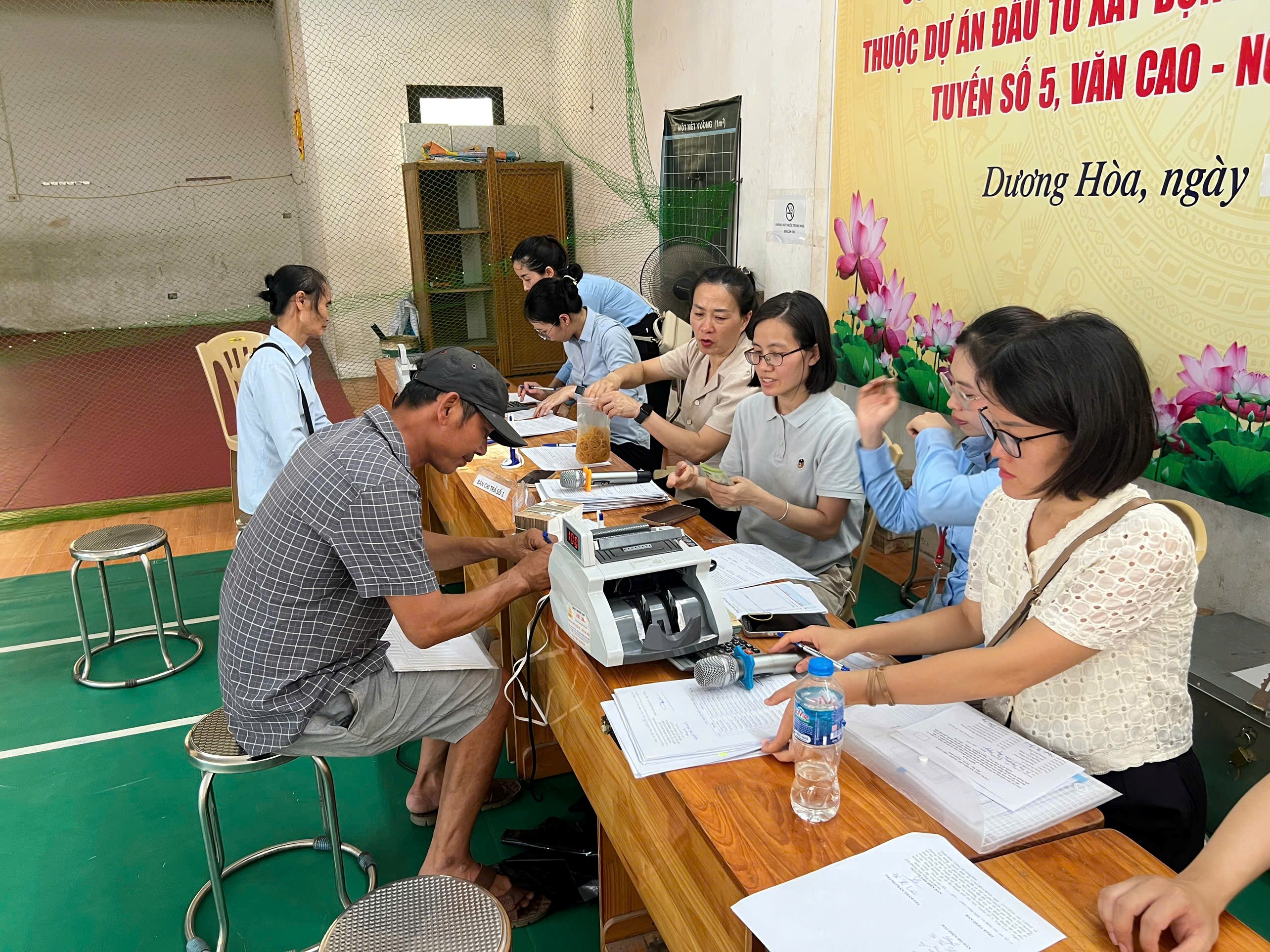 Xã Dương Hoà đẩy nhanh chi trả bồi thường, hỗ trợ giải phóng mặt bằng tuyến đường sắt đô thị số 5