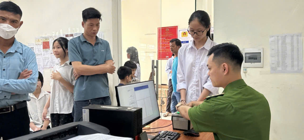 Công an xã Liên Minh triển khai mô hình “Ba nhất” giải quyết thủ tục hành chính ngoài giờ cho người dân