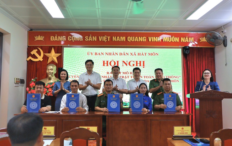Xã Hát Môn ra mắt mô hình “Tuyến đường ba nhất” về trật tự, an toàn giao thông