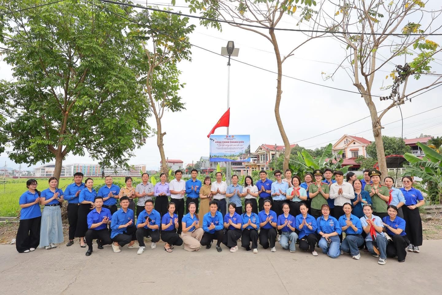 Đoàn thanh niên xã Trung Giã và phường Hoàng Mai khánh thành công trình thanh niên “Thắp sáng ước mơ cho em” trị giá hơn 60 triệu đồng