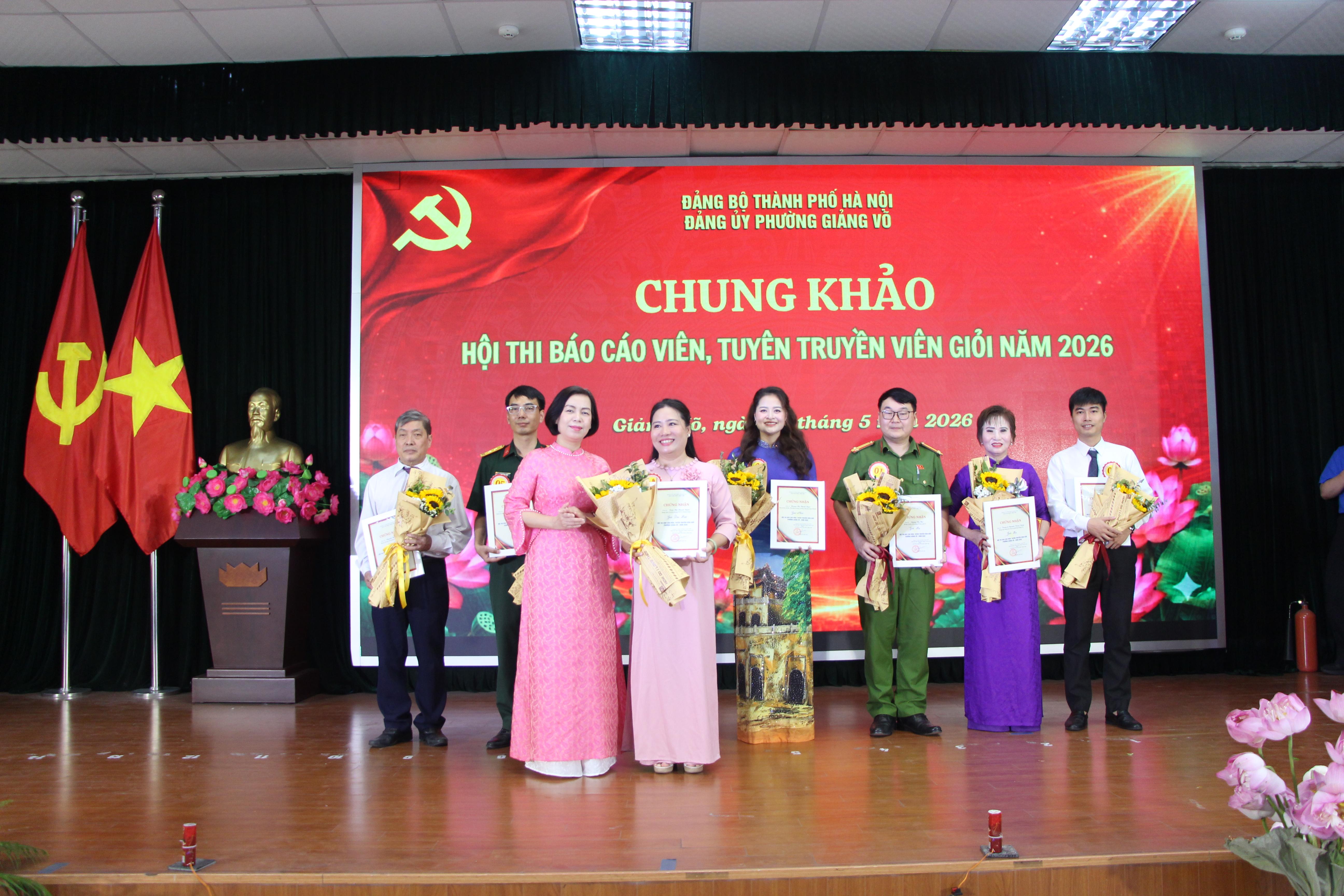 Chung khảo Hội thi “Báo cáo viên, tuyên truyền viên giỏi” phường Giảng Võ năm 2026 