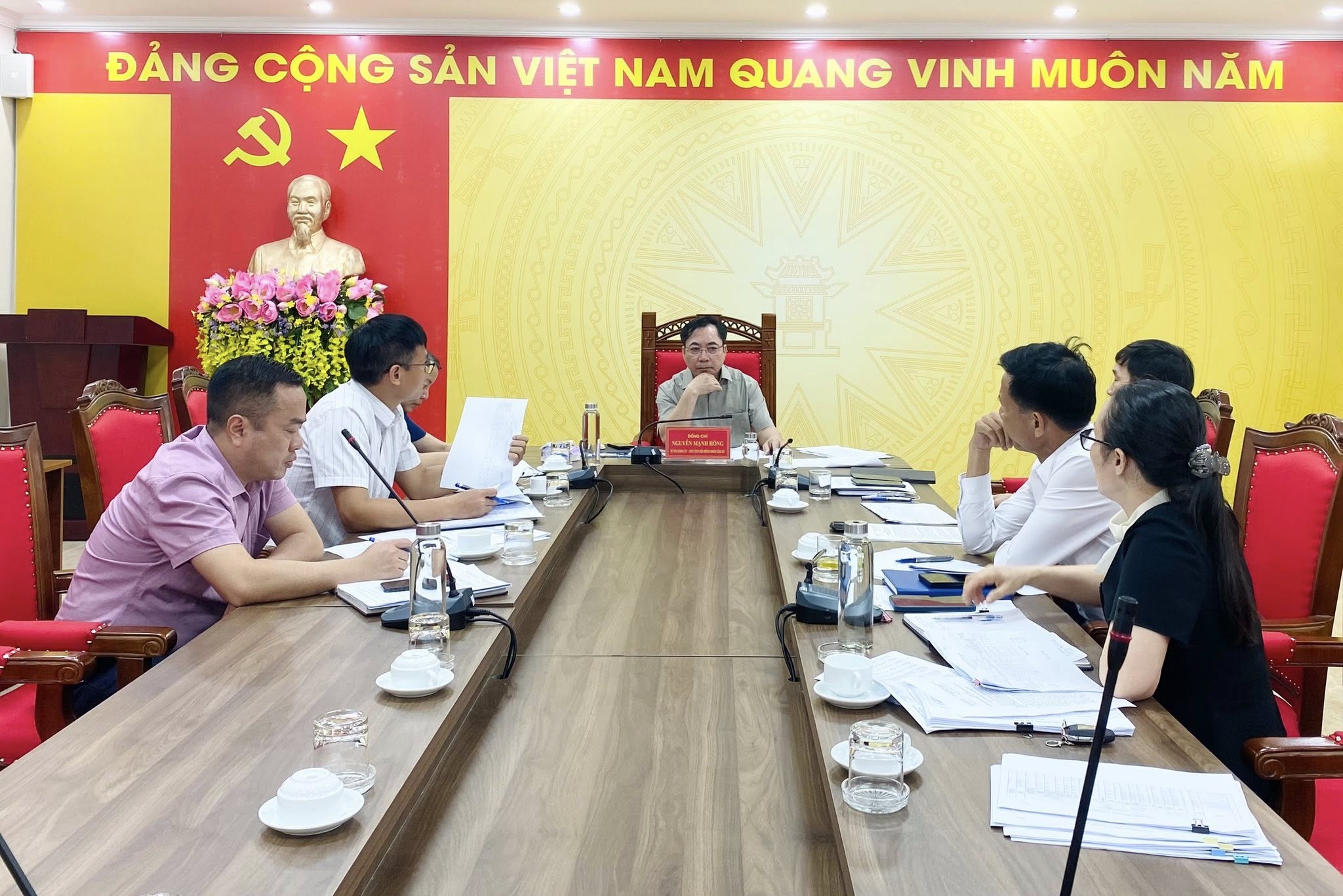 Bí thư Đảng ủy xã Hạ Bằng chỉ đạo đẩy nhanh tiến độ triển khai 41 dự án đầu tư xây dựng trên địa bàn xã