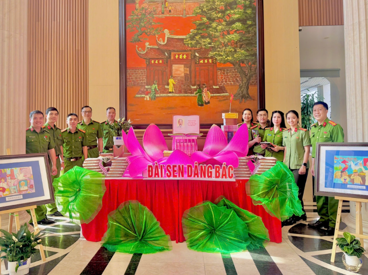 Công an phường Tây Hồ lan tỏa tinh thần “Tháng 5 nhớ Bác” bằng nhiều hoạt động ý nghĩa vì nhân dân phục vụ