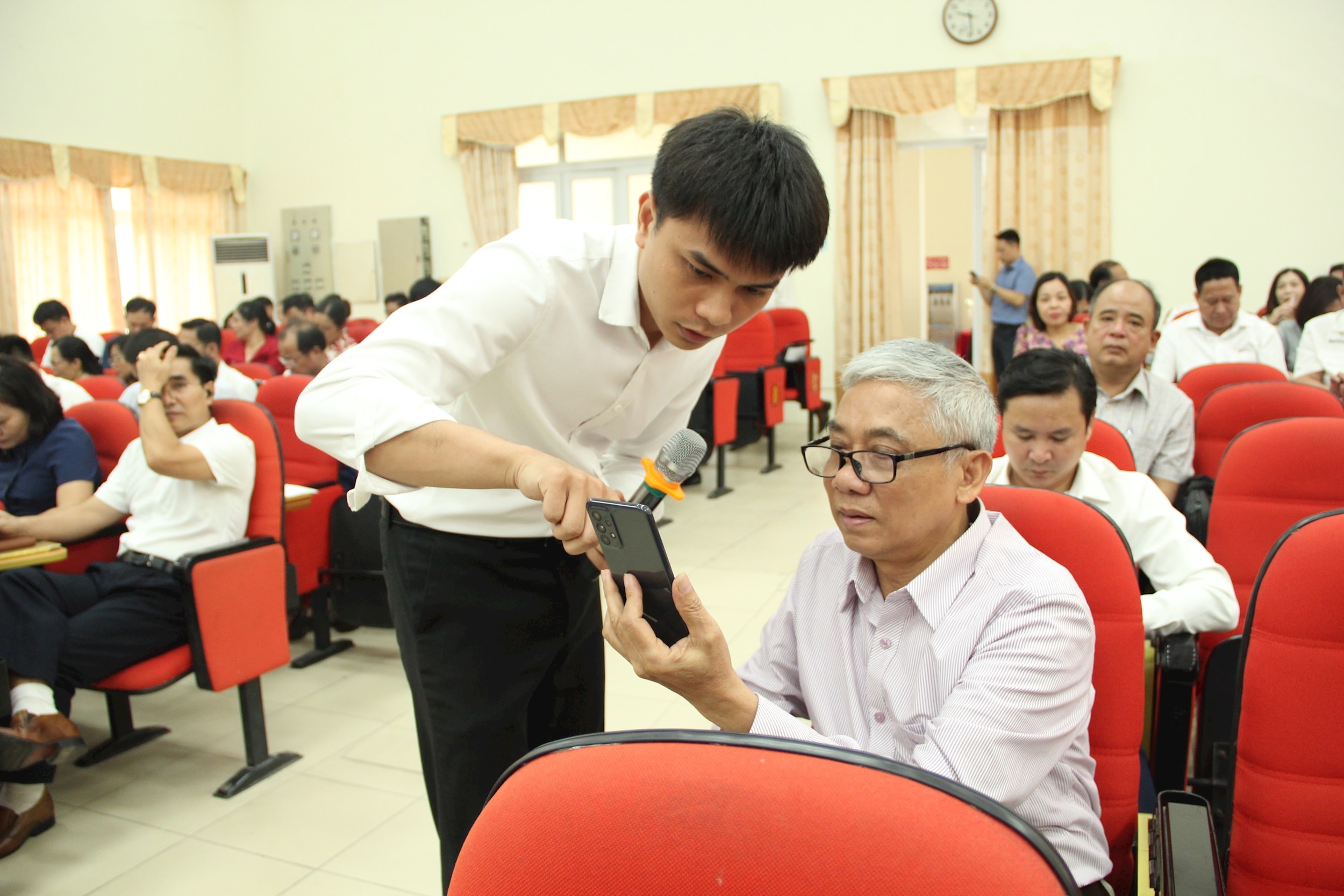 Bồi dưỡng nghiệp vụ cho hơn 600 cán bộ Mặt trận Thủ đô 