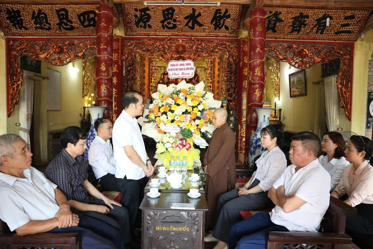 Lãnh đạo xã Sơn Đồng thăm, chúc mừng các cơ sở Phật giáo nhân Đại lễ Phật đản Phật lịch 2570