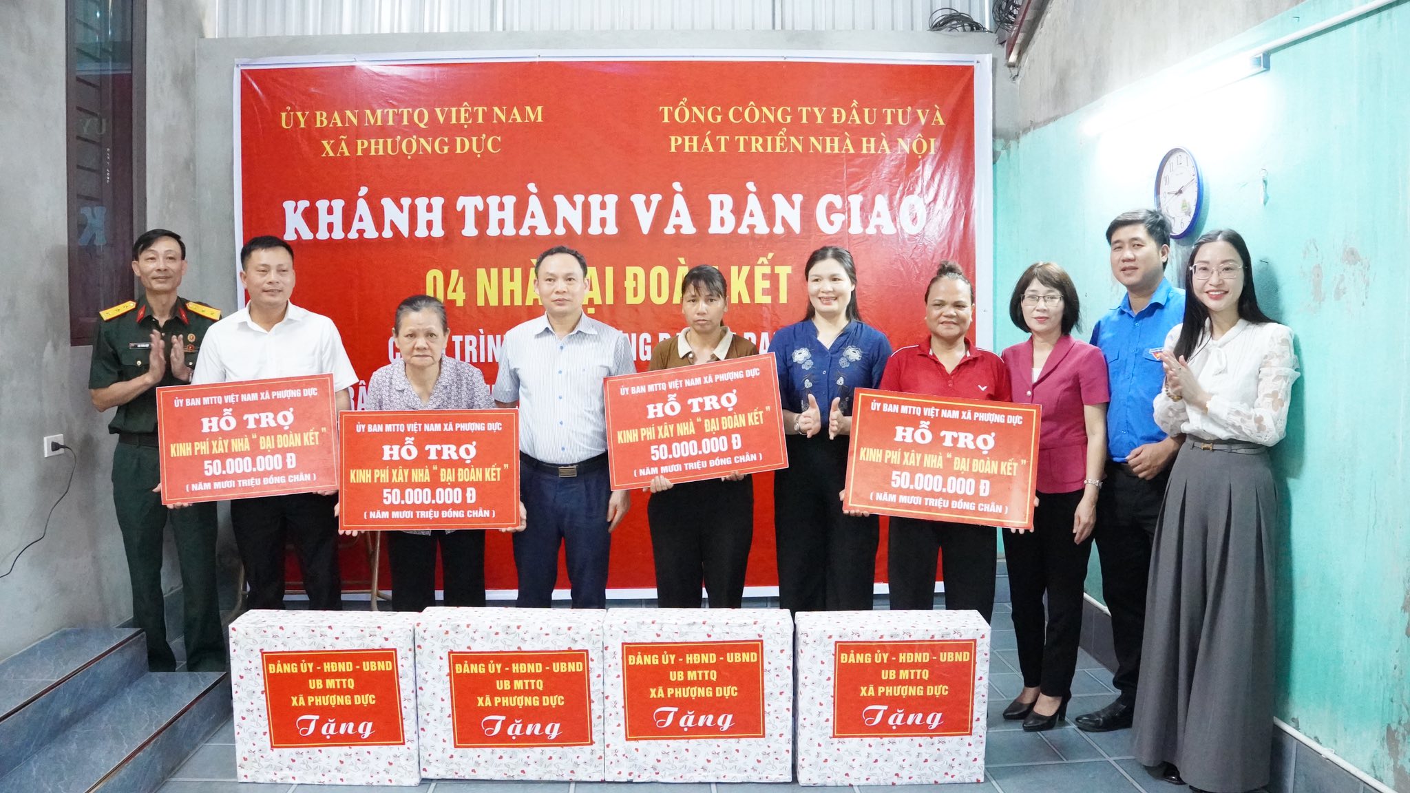 Xã Phượng Dực trao nhà Đại đoàn kết cho các hộ khó khăn, lan tỏa tinh thần sẻ chia vì cộng đồng