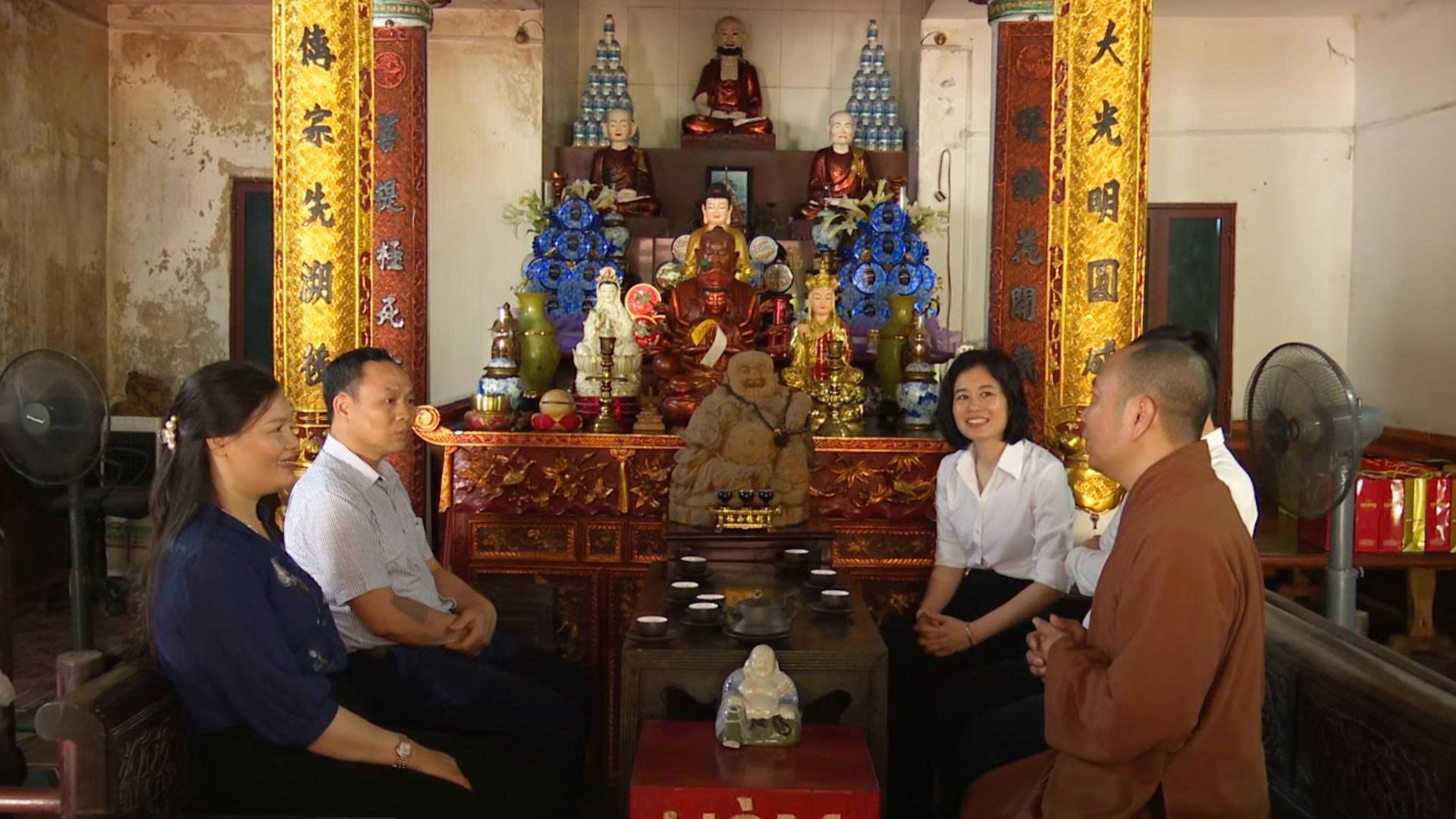 Lãnh đạo xã Phượng Dực thăm, chúc mừng Chùa Tân Phúc nhân Đại lễ Phật đản Phật lịch 2570