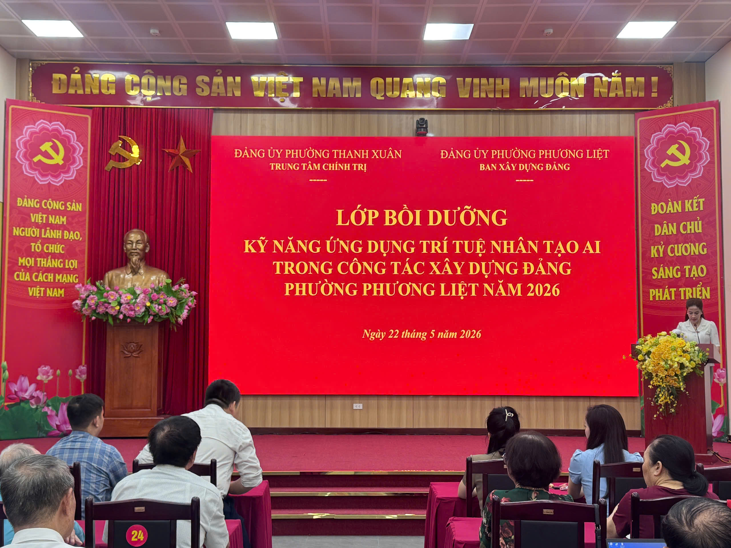 Phường Phương Liệt nâng cao năng lực cán bộ với lớp bồi dưỡng ứng dụng trí tuệ nhân tạo trong công tác xây dựng Đảng