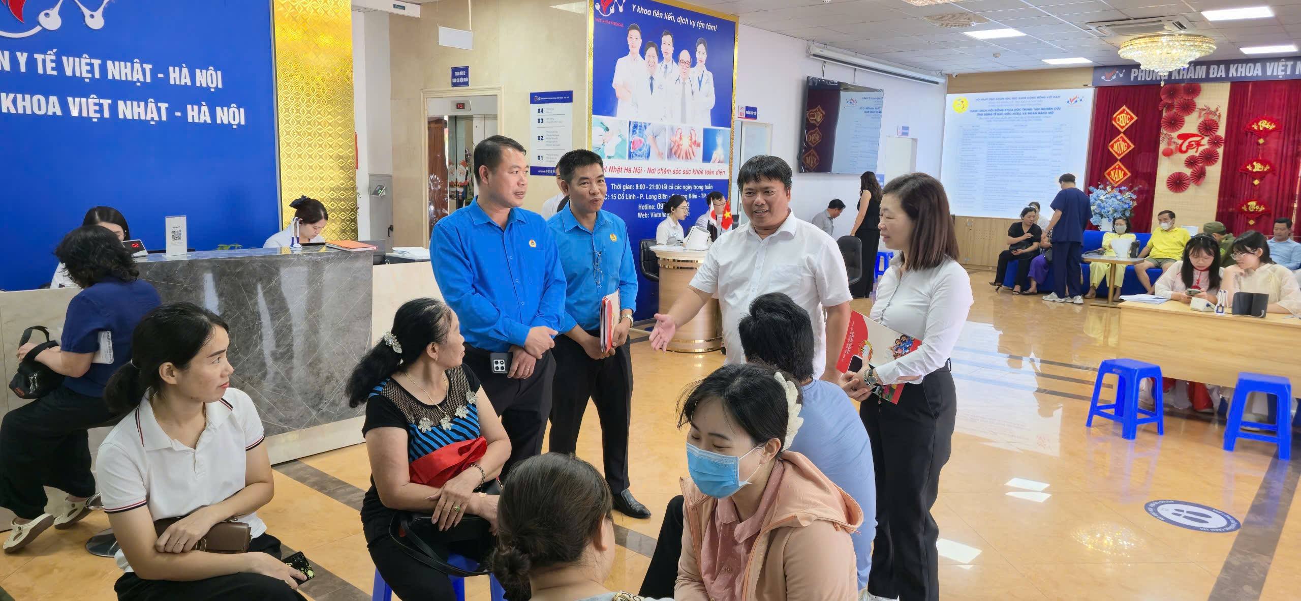 Phường Long Biên chăm lo sức khỏe người lao động bằng chương trình khám miễn phí quy mô lớn trong Tháng Công nhân 2026