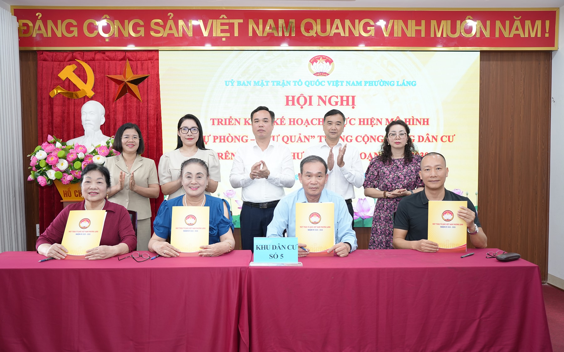 Phường Láng triển khai mô hình “3 tự phòng, 3 tự quản” xây dựng cộng đồng dân cư an toàn, văn minh