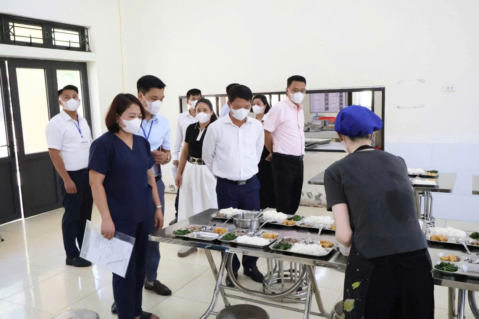Xã Ba Vì siết chặt an toàn thực phẩm học đường, bảo đảm chất lượng bữa ăn bán trú cho học sinh