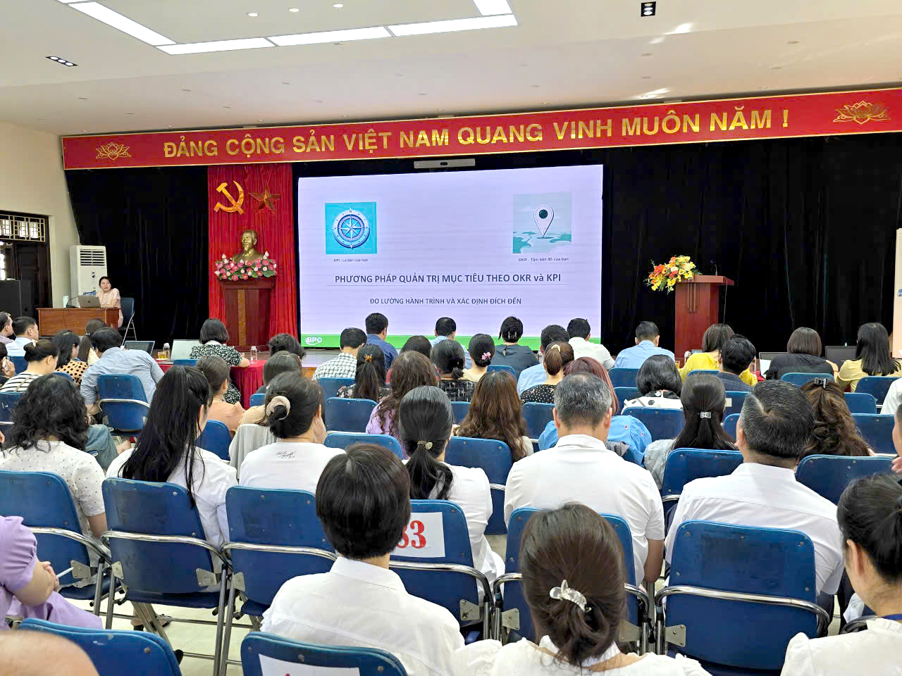 Phường Láng đẩy mạnh ứng dụng HanoiWork, đổi mới đánh giá cán bộ theo hiệu quả công việc