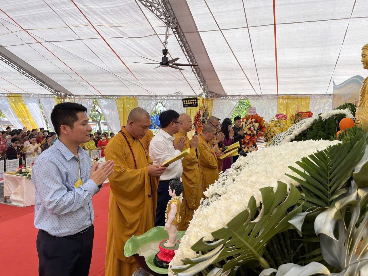 Phường Việt Hưng lan tỏa tinh thần đoàn kết, hướng thiện tại Đại lễ Phật đản 2026
