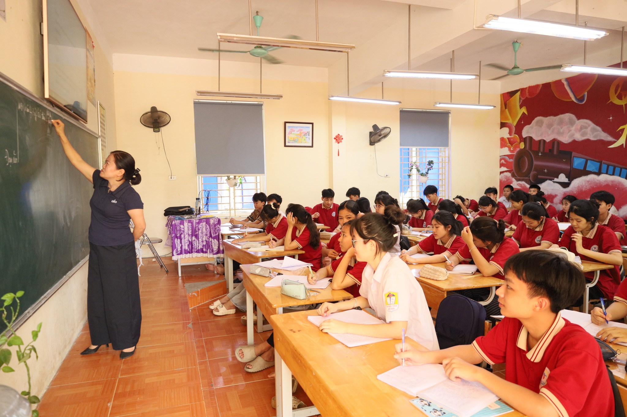 Xã Cổ Đô siết chặt các khâu chuẩn bị, bảo đảm kỳ thi vào lớp 10 diễn ra an toàn, nghiêm túc