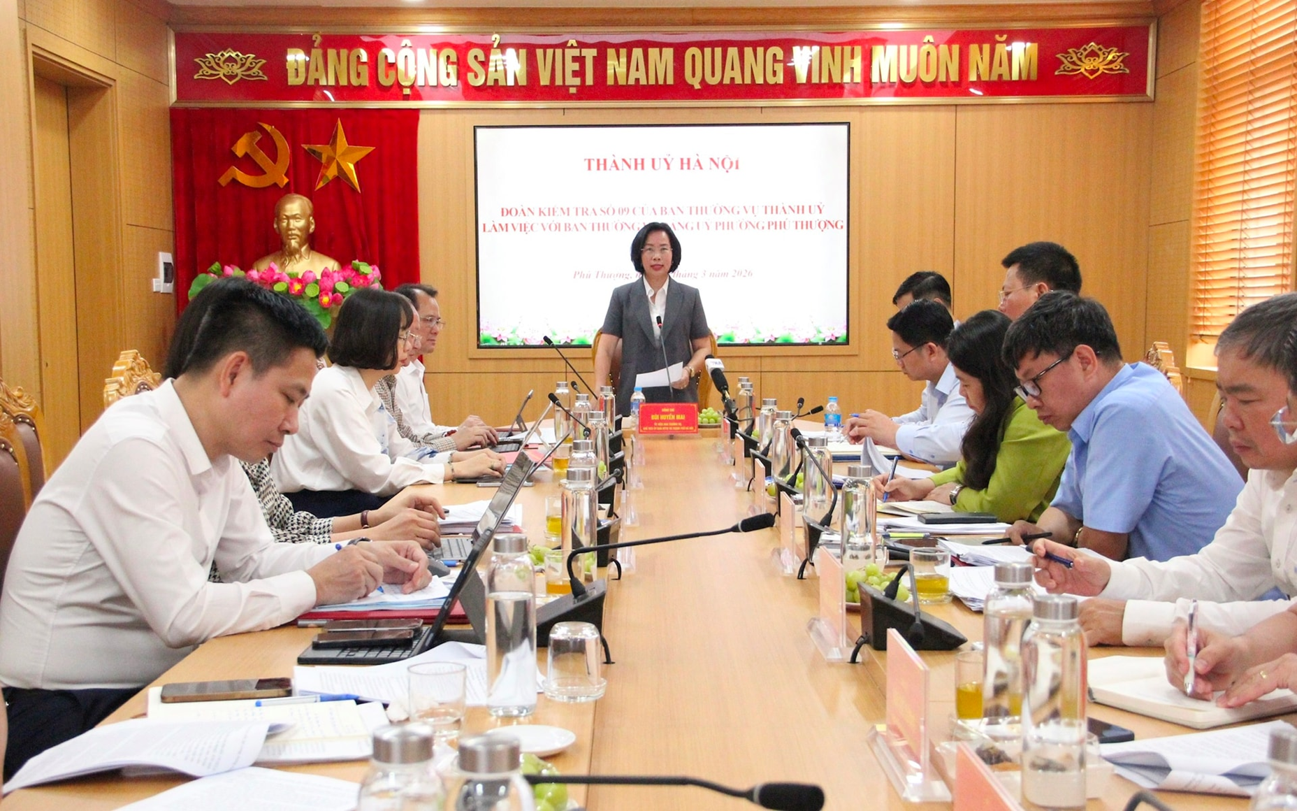 Đoàn kiểm tra số 09 của Ban Thường vụ Thành ủy làm việc với Đảng ủy phường Phú Thượng, thúc đẩy đưa nghị quyết vào thực tiễn