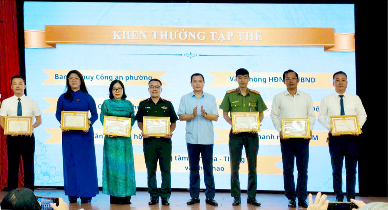 Phường Láng biểu dương các tập thể, cá nhân tiêu biểu trong tổ chức Lễ hội Chùa Láng, Chùa Nền năm 2026