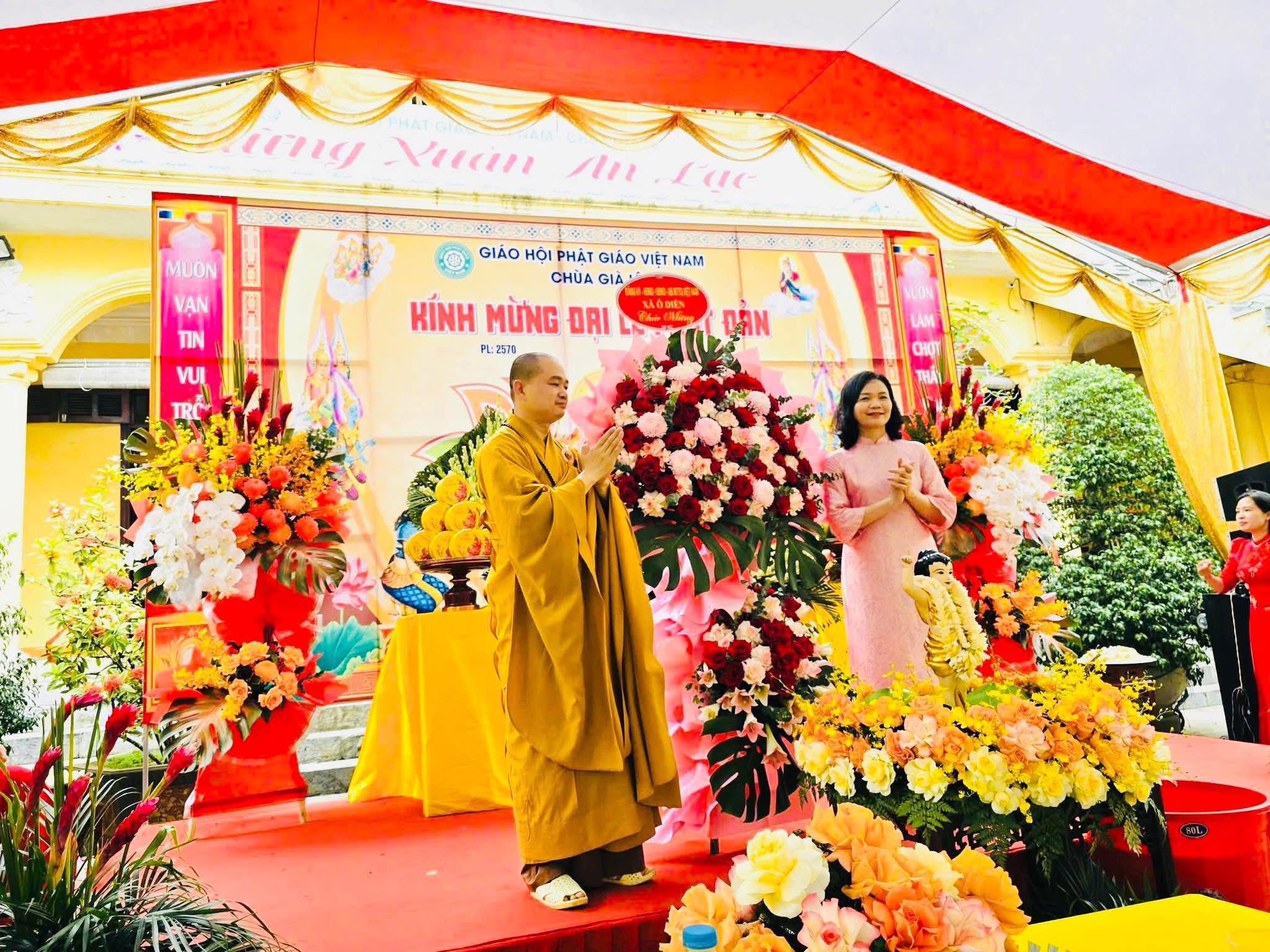 Ủy ban MTTQ Việt Nam xã Ô Diên thăm, chúc mừng Đại lễ Phật đản Phật lịch 2570