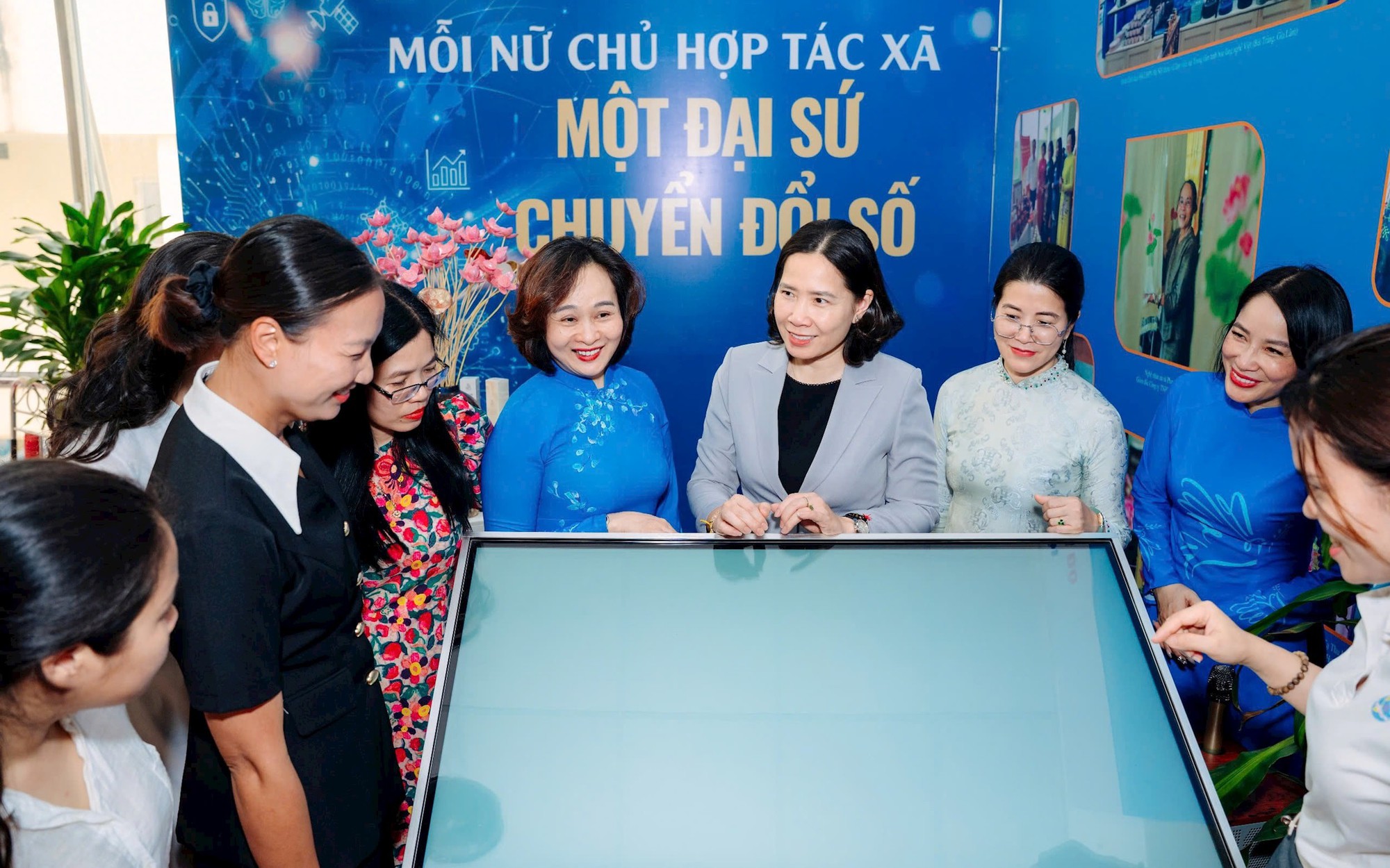 Hội Liên hiệp phụ nữ thành phố Hà Nội thúc đẩy chuyển đổi số, mở rộng không gian phát triển cho kinh tế tập thể do phụ nữ làm chủ