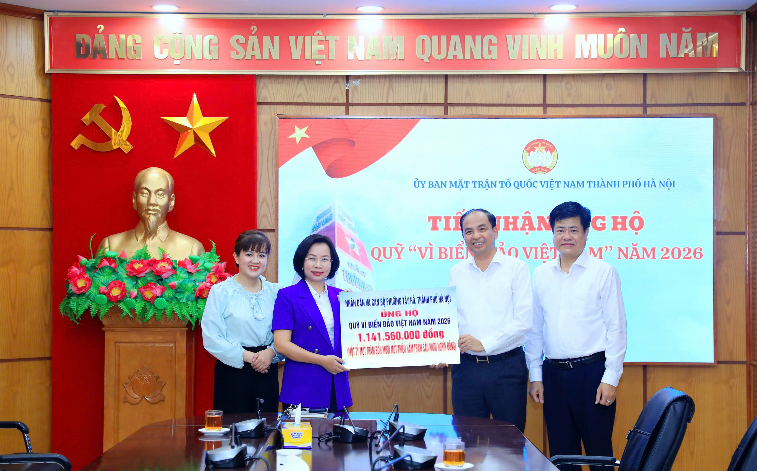 Phường Tây Hồ vận động hơn 1,14 tỷ đồng ủng hộ Quỹ “Vì Biển đảo Việt Nam” năm 2026