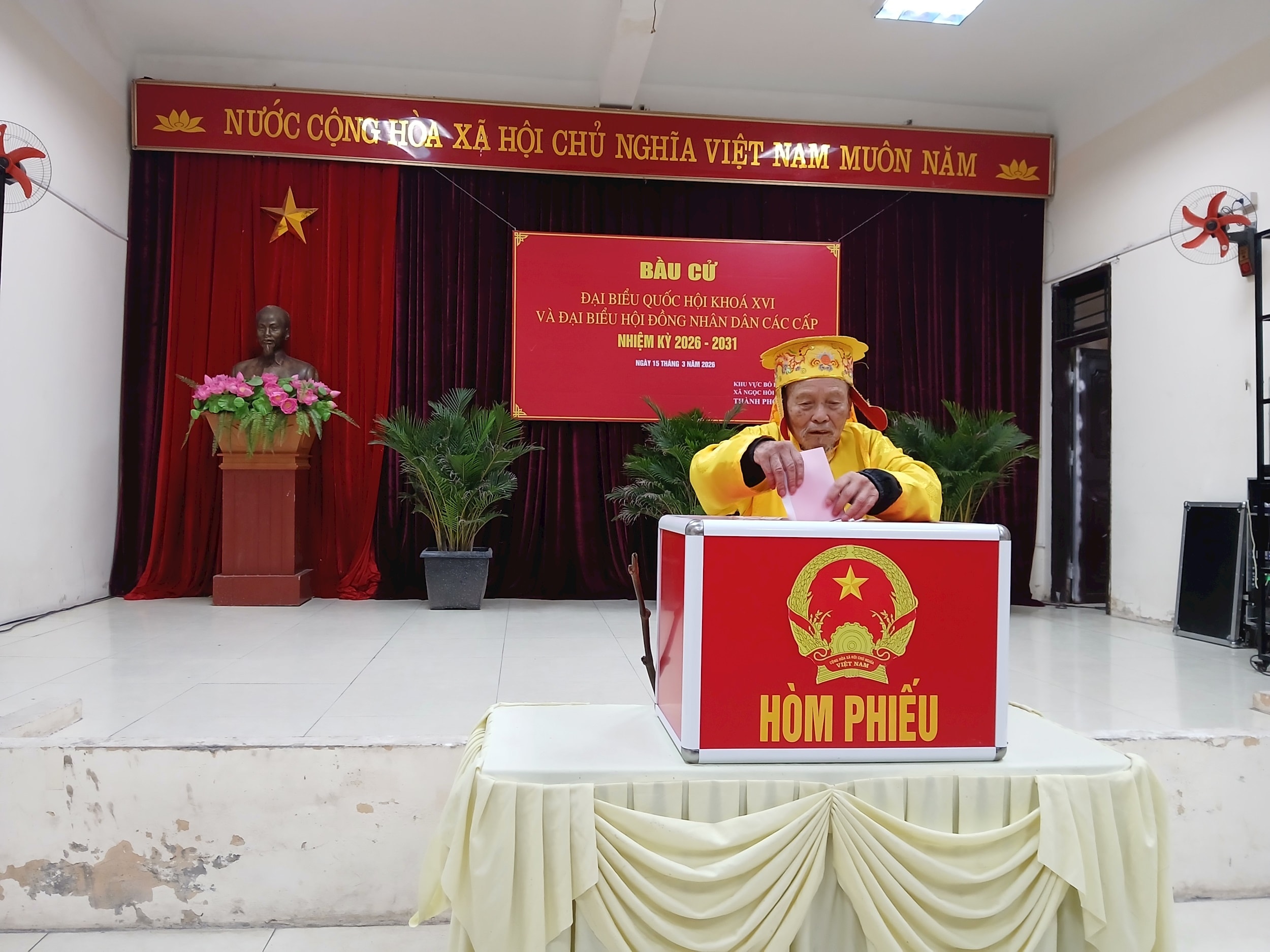 Xã Ngọc Hồi sôi nổi từ đầu giờ sáng: Hơn 64% cử tri hoàn thành bỏ phiếu trước 10 giờ 30