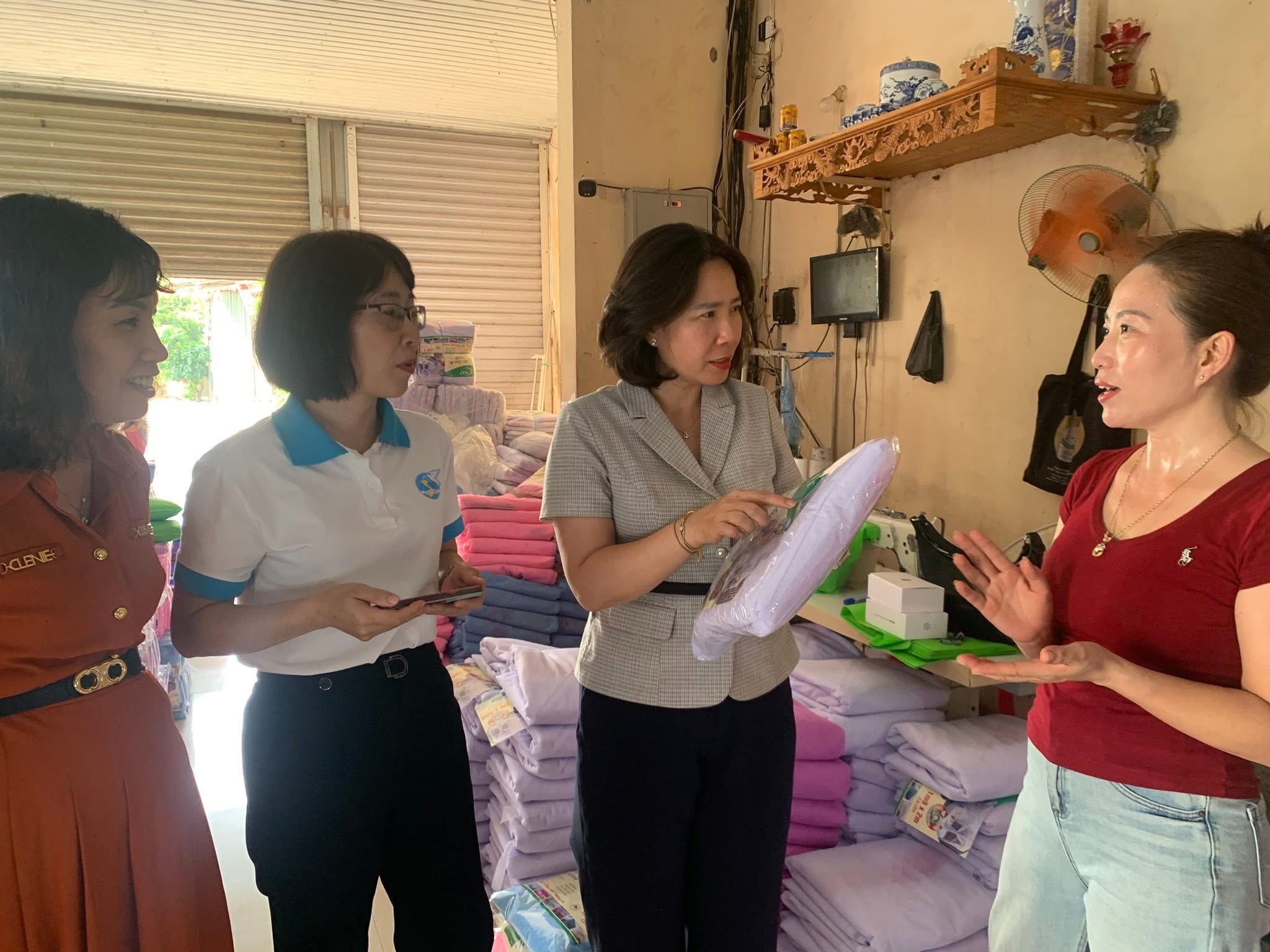 Hội LHPN thành phố Hà Nội đánh giá cao hiệu quả hoạt động Hội và chuyển đổi số tại xã Phượng Dực