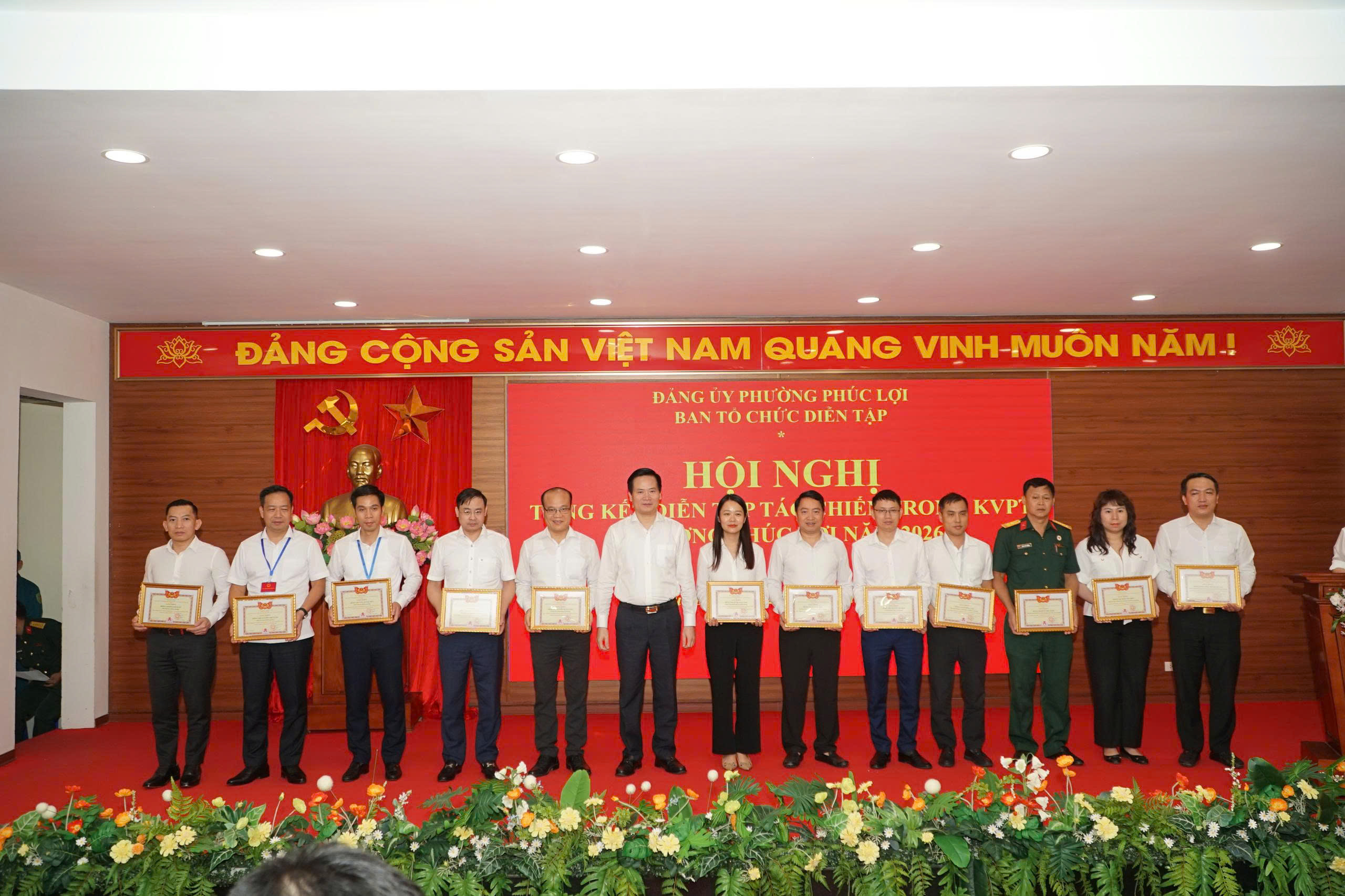 Phường Phúc Lợi rút kinh nghiệm diễn tập khu vực phòng thủ, nâng cao năng lực xử lý tình huống thực tiễn