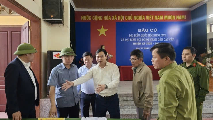Xã Tây Phương rà soát toàn diện công tác chuẩn bị bầu cử tại các khu vực bỏ phiếu