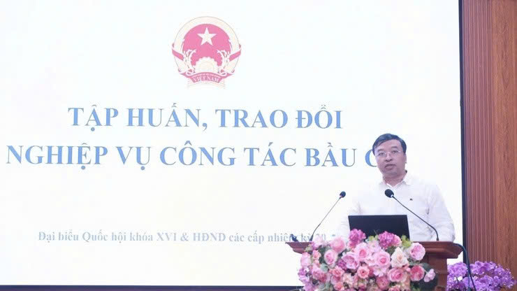 Xã Tây Phương tập huấn chuyên sâu nghiệp vụ bầu cử cho các tổ chức phụ trách bầu cử