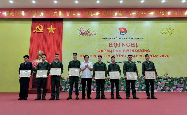 Tuổi trẻ Tây Phương tiếp lửa truyền thống, sẵn sàng lên đường bảo vệ Tổ quốc